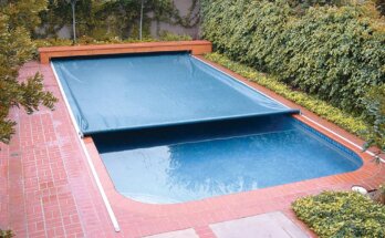 How to Handle Pool Water Evaporation in Hot Climates