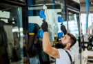 "Mobile Auto Glass Repair Services Pros and Cons"